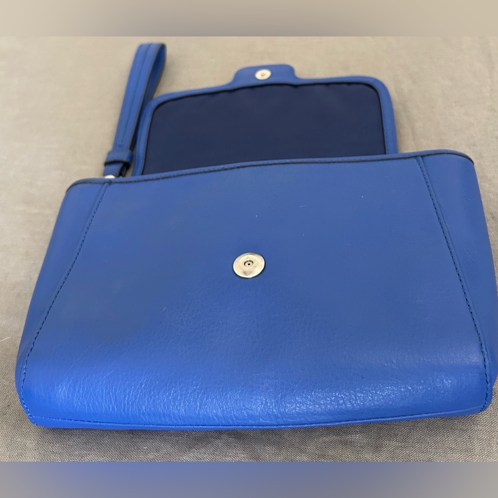 COACH Taylor Distressed Leather Wristlet/Clutch - Picture 7 of 7